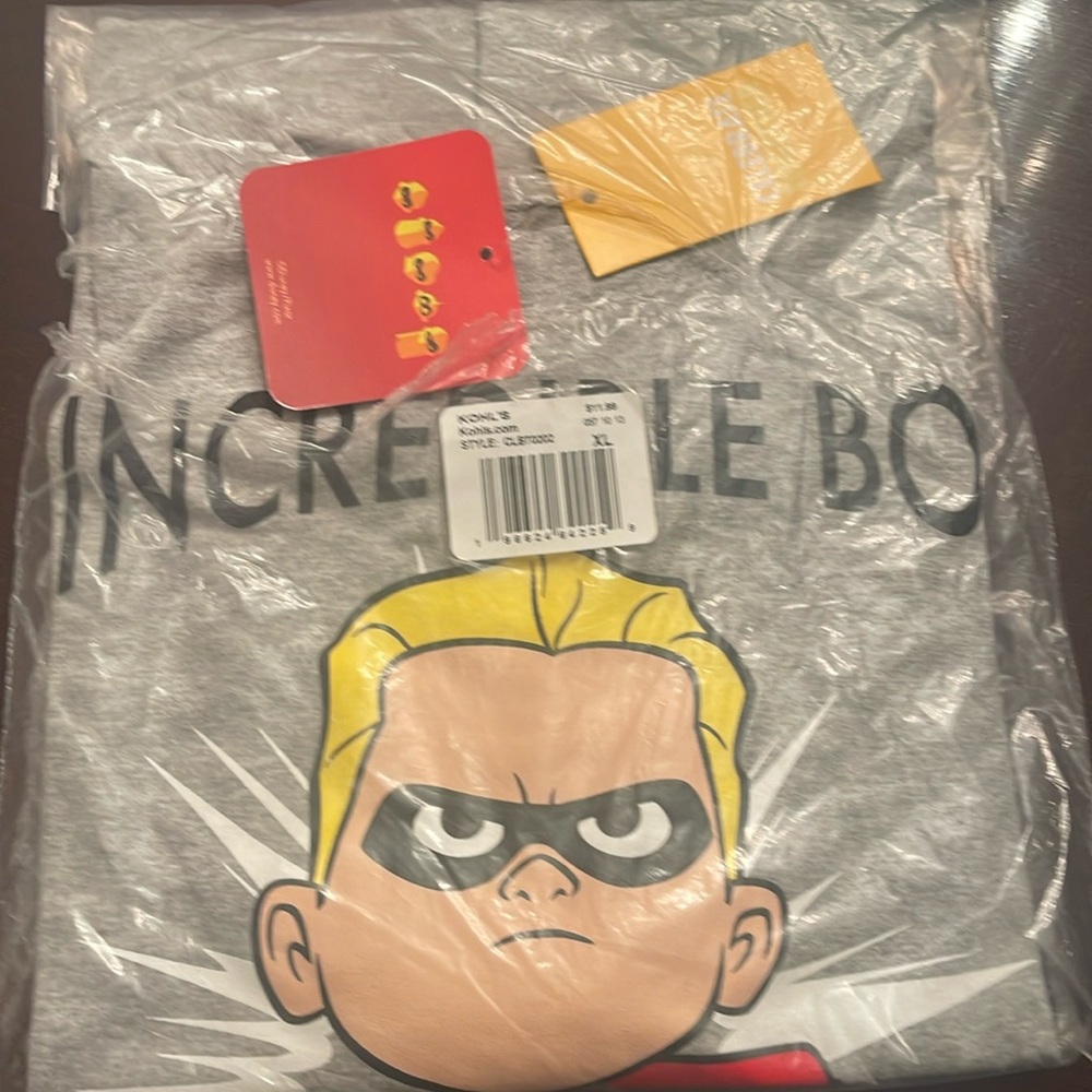 Disney Pixar, the Incredibles, Incredible boy Dash T-shirt, kids extra large